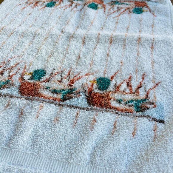 Vintage Duck Towel Set 🦆 - Picture 4 of 9